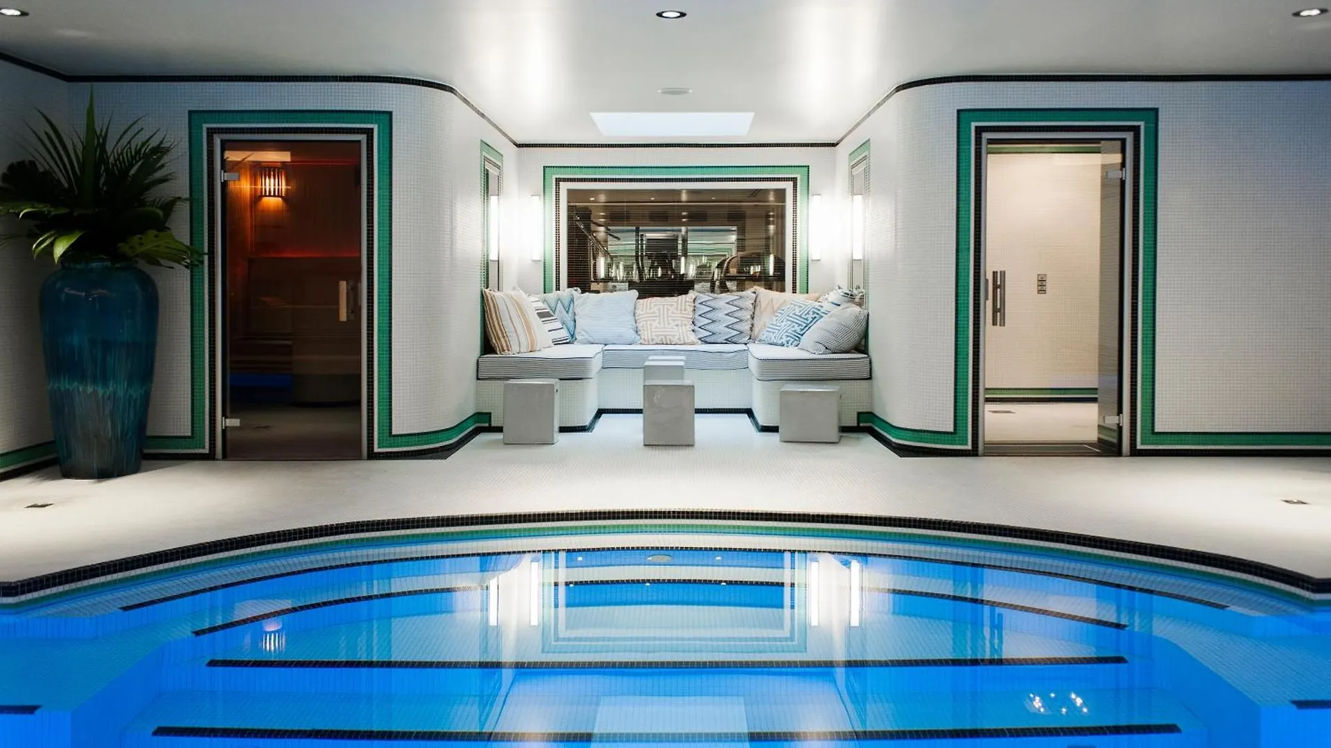 7 Hôtels Resort dans le 15e arr. de Paris à Réserver
